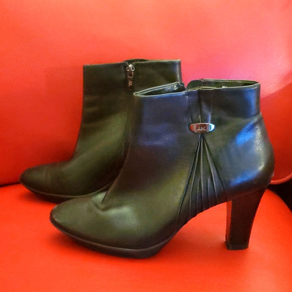💎 Anne Klein Ankle Boots 3.5" Heel - Size 8 💎